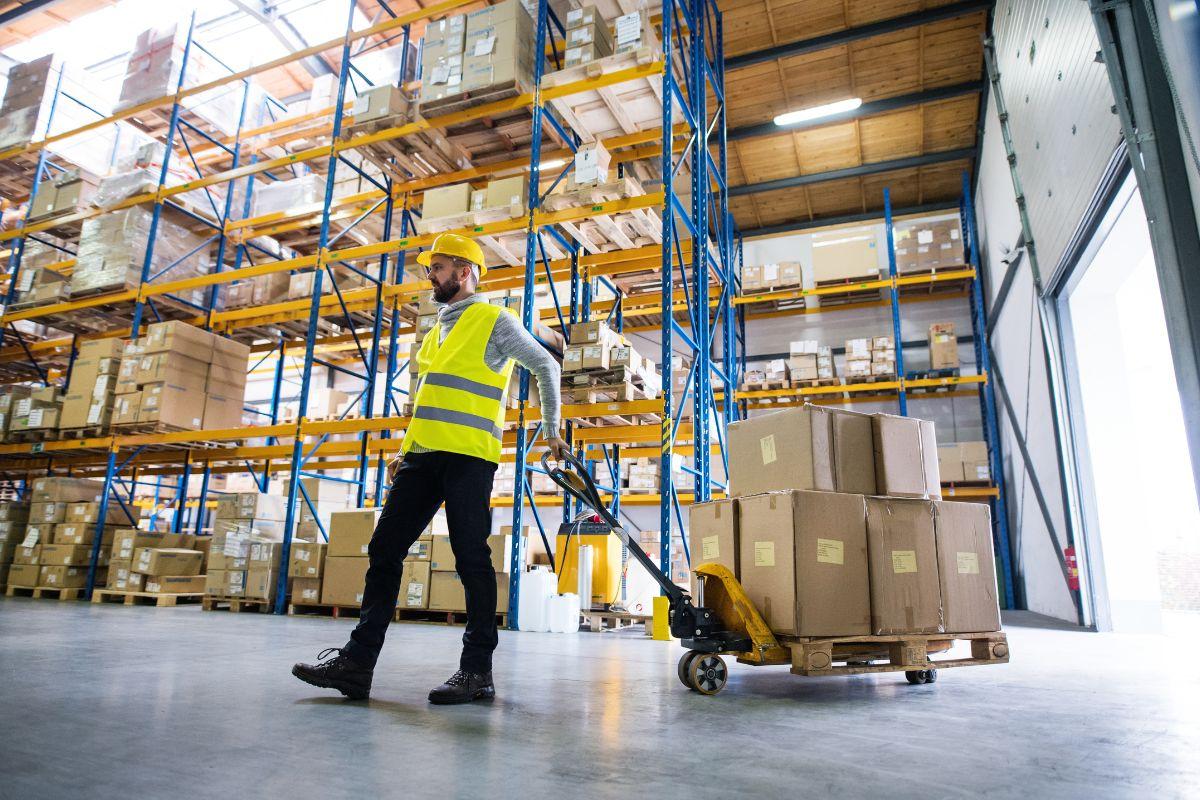 Logistics & Warehouse